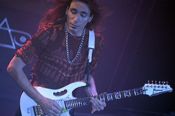 STEVE VAI